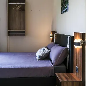 Step-in Lodge